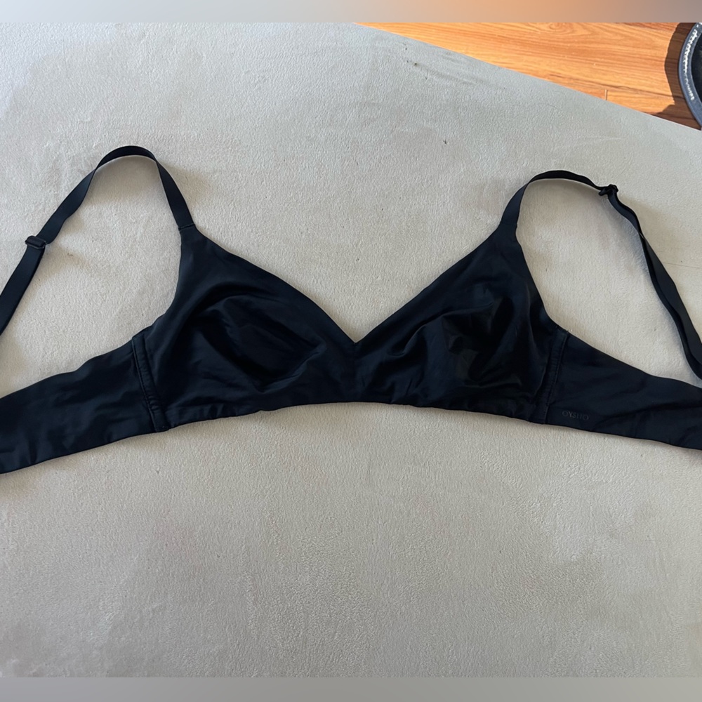 Sleek Black Women's Bra